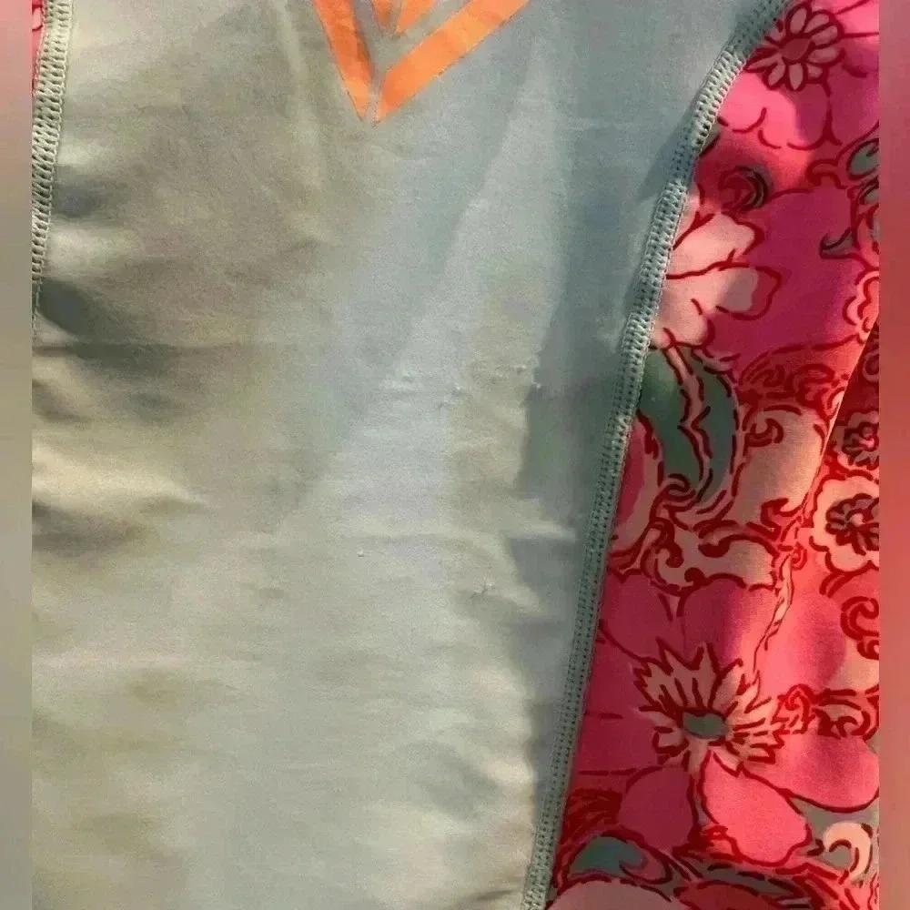 Roxy girls blue and floral rashguard - Picture 8 of 9